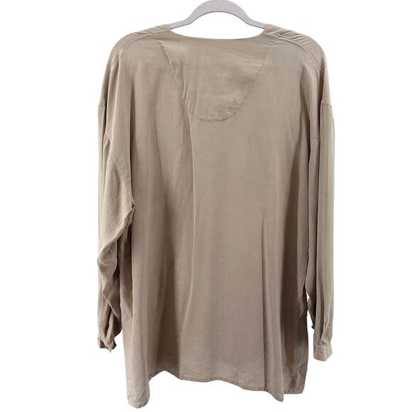 Sostanza Tan Silk Minimalist Top Womens L V-Neck Button Up Long Sleeve 100% Silk - Picture 2 of 7